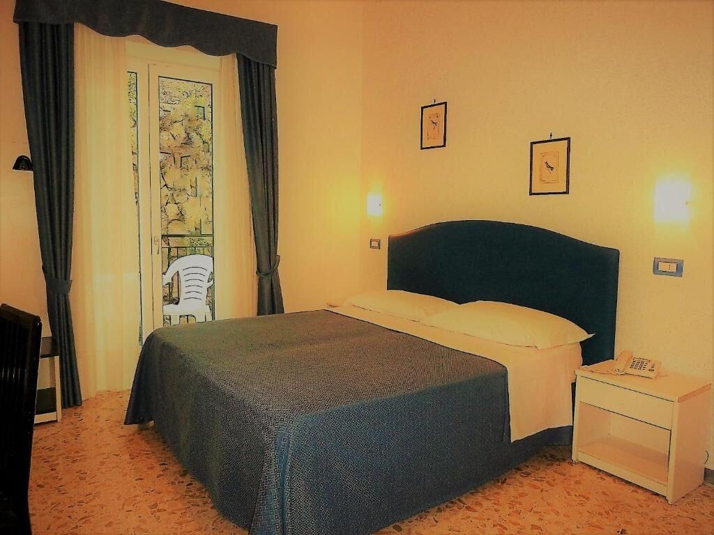 Hotel Britannia Сорренто Екстер'єр фото