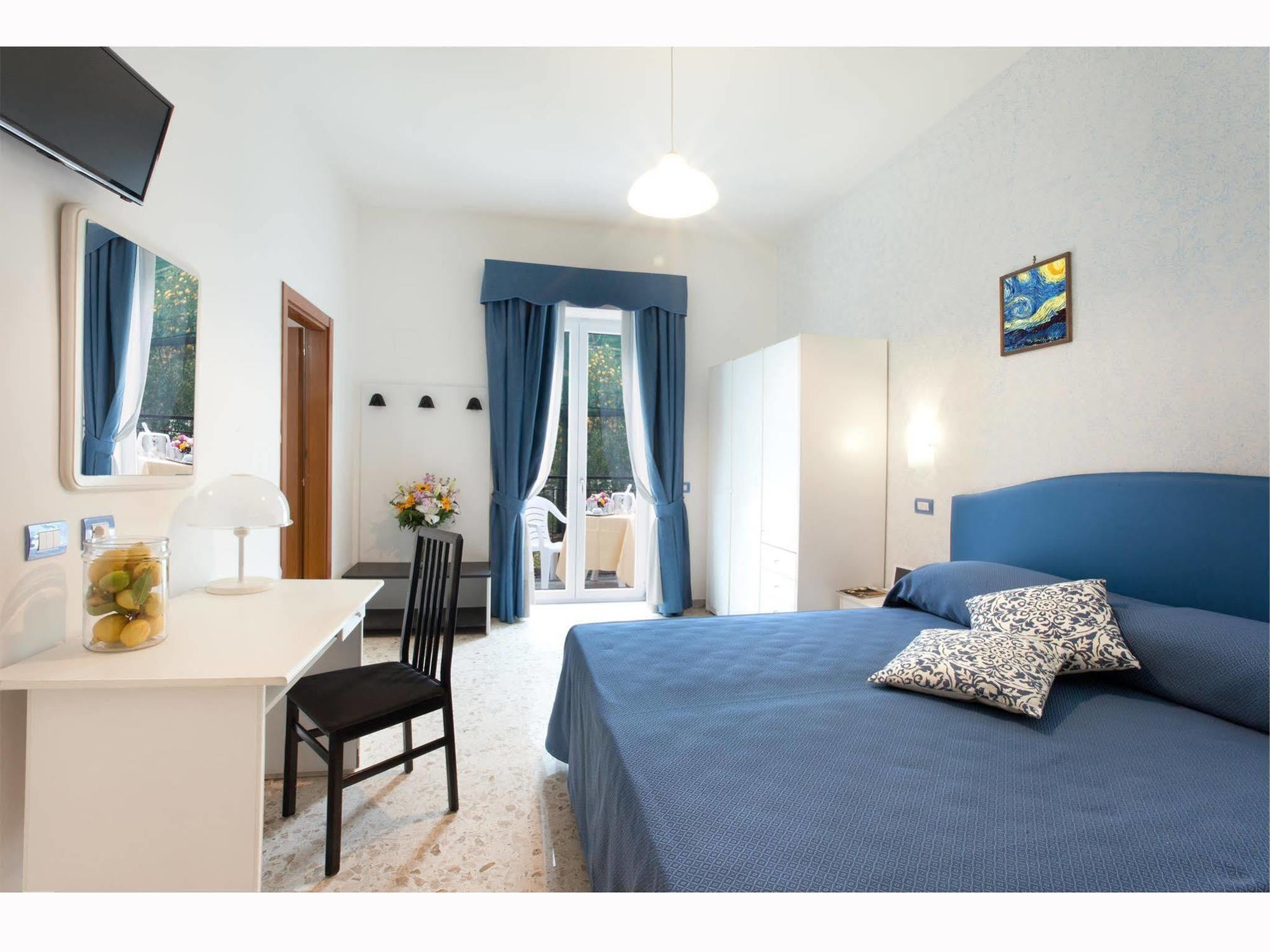 Hotel Britannia Сорренто Екстер'єр фото